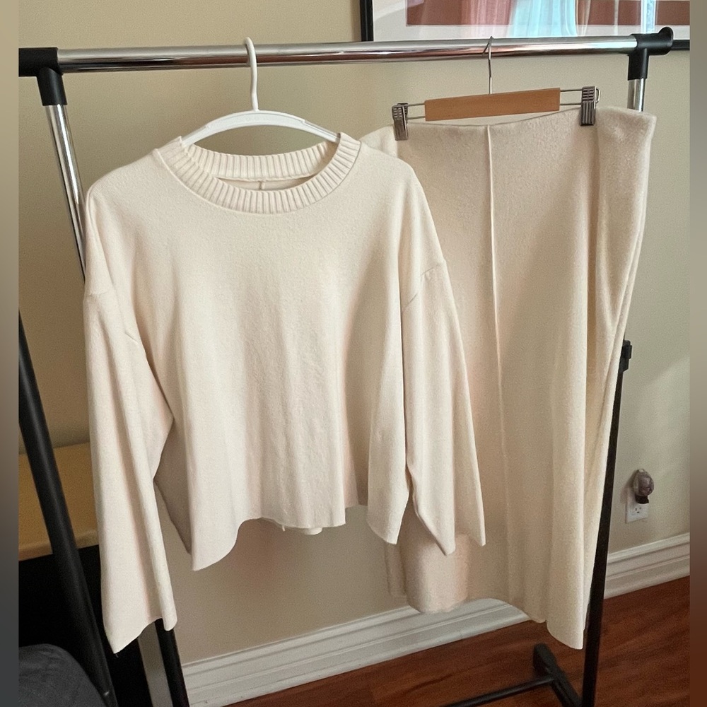 Zara Ivory Knit Top and Skirt Ensemble
